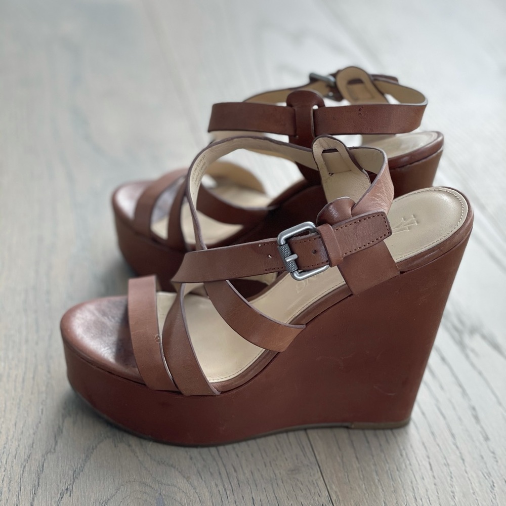 Vera Wang Brown Wedges (6.5 women’s)